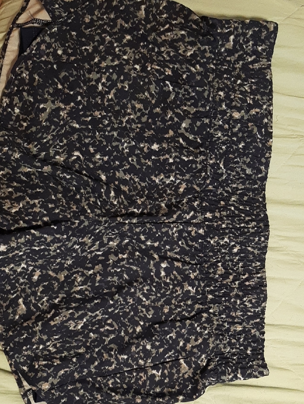 Avia XL Navy and Beige Workout Shorts, Pockets & Lined , New